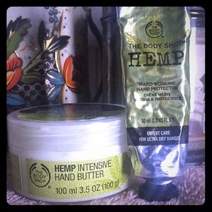 ‼️SALE‼️ The Body Shop Bundie